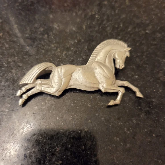 Horse Brooch - Picture 1 of 5